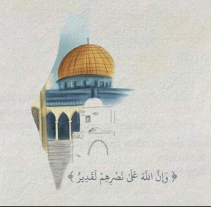 طلاب يقدمون فقرات الإذاعة المدرسية في ساحة المدرسة صباحًا، رمزًا لنشر الوعي والمعرفة.