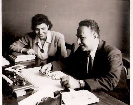 صورة تاريخية للعالمة المصرية الدكتورة سميرة موسى، رائدة علوم الذرة في مصر