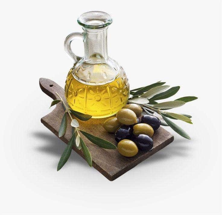 طالب يلقي كلمة الصباح في الإذاعة المدرسية عن أهمية شجرة الزيتون المباركة