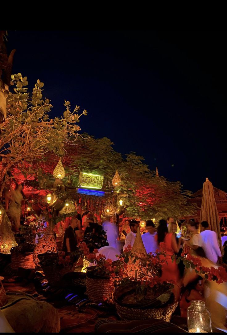 صورة جوية رائعة لشواطئ مدينة شرم الشيخ، تظهر فيها المياه الفيروزية الصافية والرمال الذهبية، مما يعكس جمال السياحة في مصر.