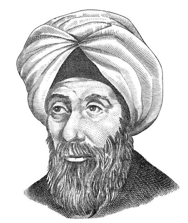 طلاب يقدمون الإذاعة المدرسية في طابور الصباح عن العالم ابن الهيثم